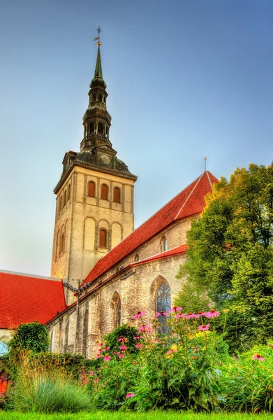 Blick auf die St.-Nikolaus-Kirche in Tallinn - Estland — Stockfoto