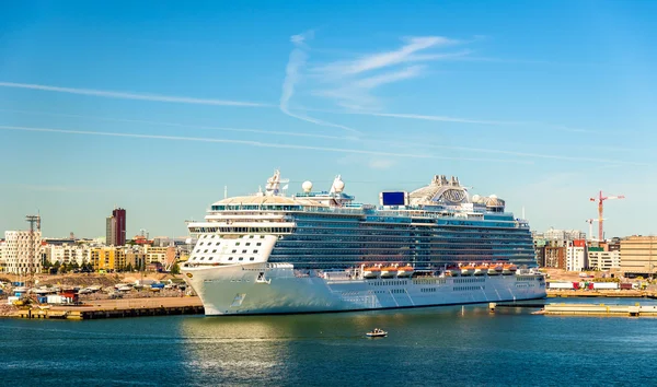 Bateau de croisière au port d'Helsinki - Finlande — Photo