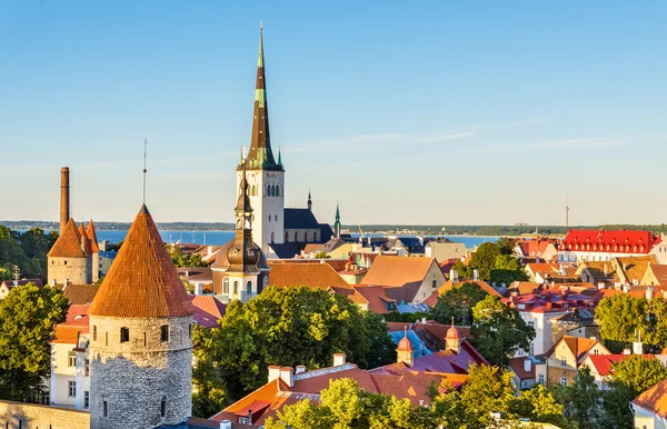 El centro histórico de Tallin, patrimonio de la UNESCO en Estoni — Foto de Stock