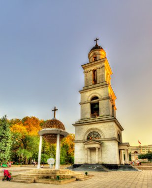 Çan kulesi İsa'nın Doğuşu katedralin Chisinau - Moldova