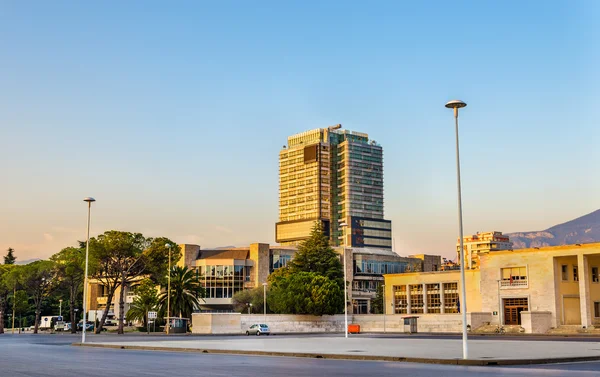 Bild av ett konferenscenter i Tirana - Albanien — Stockfoto