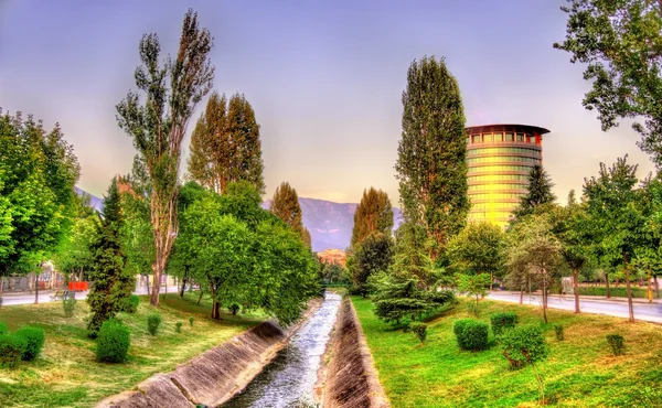 Il fiume Lana a Tirana - Albania — Foto Stock