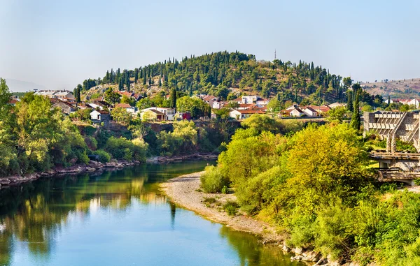 Vy över Podgorica med floden Moraca - Montenegro — Stockfoto