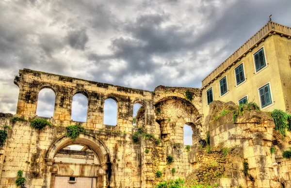 Ancient ruins in Diocletian Palace - Split, Croatia — Stock Photo, Image