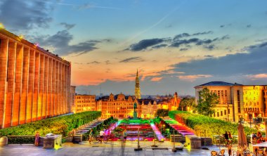 Mont des Arts akşam Brüksel'deki