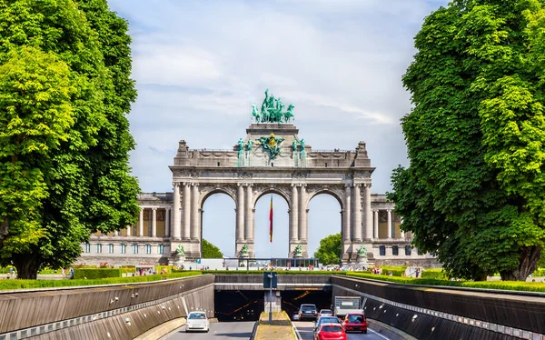 Arcade och Tunnel av Cinquantenaire - Bryssel — Stockfoto