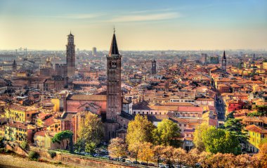 Verona - İtalya'nın tarihi merkezini görüntüle