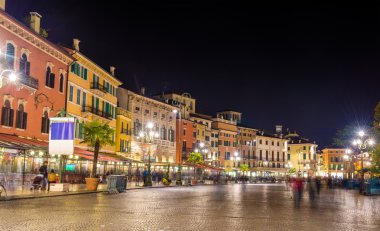 Piazza sutyen, Verona Merkez Meydanı