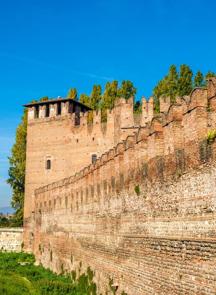 Väggarna i Castelvecchio fästning i Verona - Italien — Stockfoto