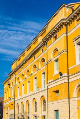 Teatro Comunale Alighieri, Ravenna bir opera binası