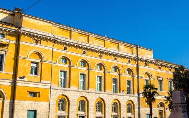 Teatro Comunale Alighieri, Ravenna bir opera binası