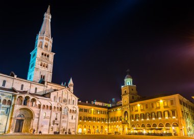 Katedral ve Modena Town Hall - İtalya