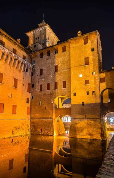 Castello Estense, um castelo medieval em Ferrara — Fotografia de Stock
