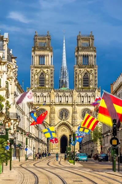 Jeanne d'Arc sokak - Fransa Orleans Katedrali görünümünden — Stok fotoğraf