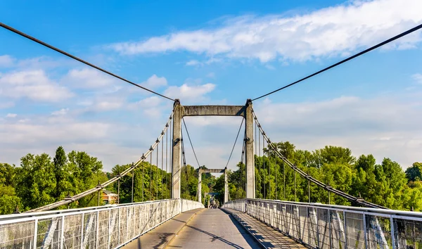 Askılı köprü Tours - Fransa Loire nehrinde — Stok fotoğraf