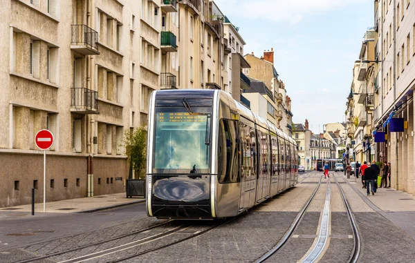 Vezeték nélküli villamos, a város központjában, Tours - France — Stock Fotó