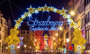 Strazburg'un şehir merkezinde Noel zamanında giriş