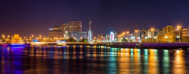 Akşamları, Emirates Dubai Creek görünümü