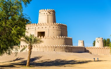 Al Ain, Birleşik Arap Emirlikleri Al Jahili kalede kuleleri