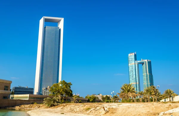 Mrakodrapy v Abú Dhabí, hlavní město emirátů — Stock fotografie