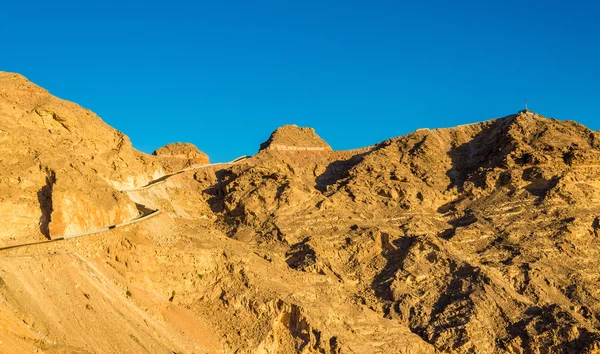 Vista de la cima de la montaña Jabel Hafeet en la frontera entre U — Foto de Stock