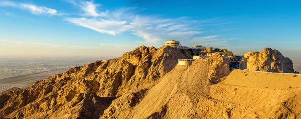 Hoteles en la cima de la montaña Jabel Hafeet en los EAU — Foto de Stock