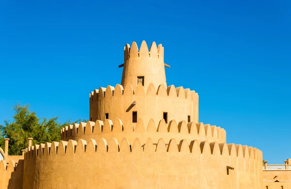 Torre en el Museo del Palacio Sheikh Zayed en Al Ain, Emiratos Árabes Unidos — Foto de Stock