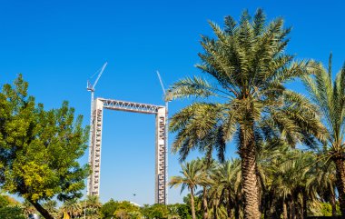 Dubai çerçeve Zabeel Parkı'ndan görülen yapım aşamasında