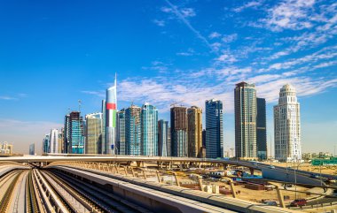 Dubai, Birleşik Arap Emirlikleri Jumeirah Gölü Towers bölgesinin görünümü