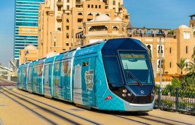 Dubai, Birleşik Arap Emirlikleri - 31 Aralık: Alstom Citadis 402 tramvay Aralık 31