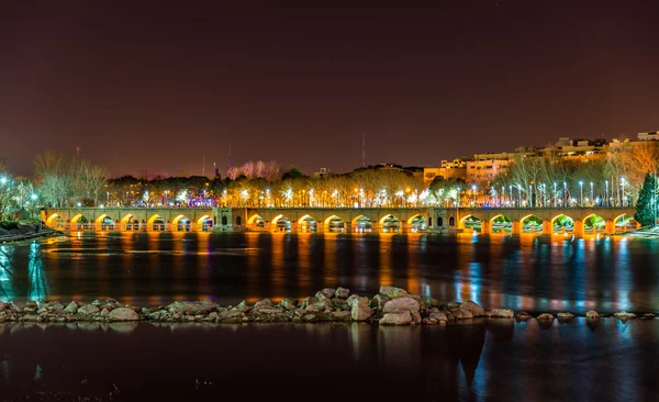 Joubi Bridge on the Zayanderud river in Isfahan - Iran — Stock Photo, Image