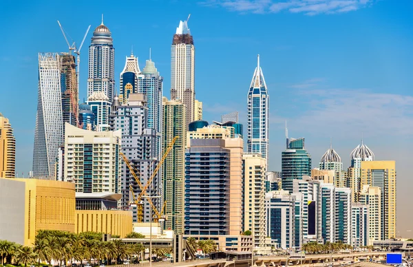 Vista del distrito de Jumeirah en Dubai, Emiratos Árabes Unidos — Foto de Stock