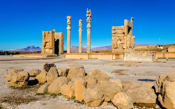 Blick auf das Tor aller Nationen in Persepolis - iran — Stockfoto