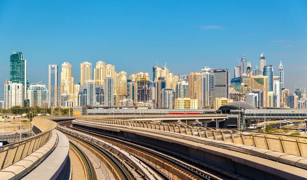 Pohled na okresech Dubai Marina a Jumeirah, Spojené arabské emiráty — Stock fotografie