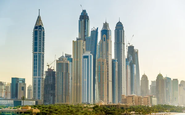 Vista del distrito de Jumeirah en Dubai, Emiratos Árabes Unidos — Foto de Stock