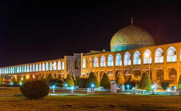 Lotfolláh sejk mecset a Nags-e Dzsahán tér Isfahan, Irán — Stock Fotó