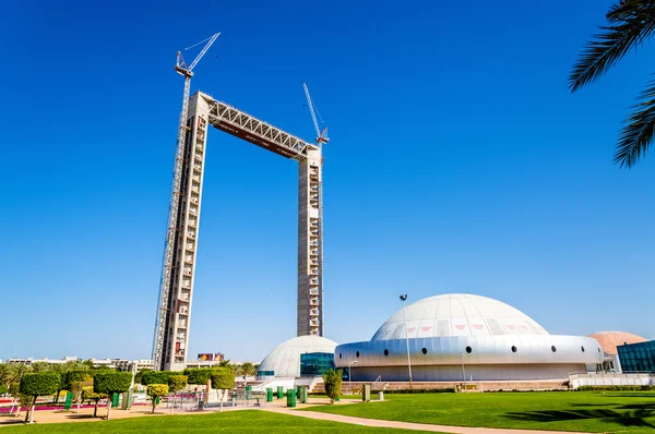 Dubai Marco en construcción visto desde Zabeel Park — Foto de Stock