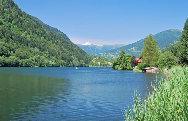 Lake Afritzer See, Caríntia, Áustria — Fotografia de Stock