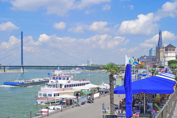 Promenade, Duesseldorf, Rhine Nehri, Rheinland, Kuzey Ren Westfalia, Almanya — Stok fotoğraf