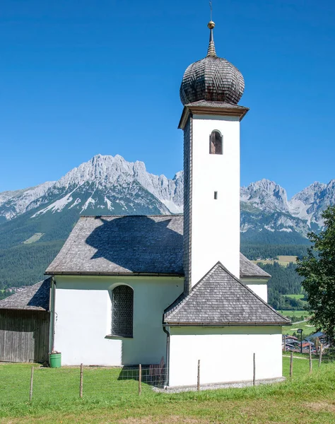 Церква Ельмау Тіроль Австрія — стокове фото