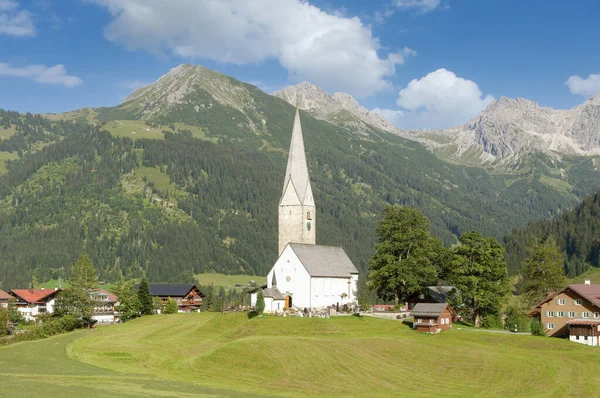 Vila Mittelberg Kleinwalsertal Vorarlberg Áustria — Fotografia de Stock