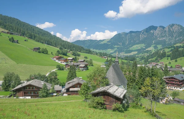 Inneralpbach dans la vallée de l'Alpbachtal, Tyrol, Autriche — Photo