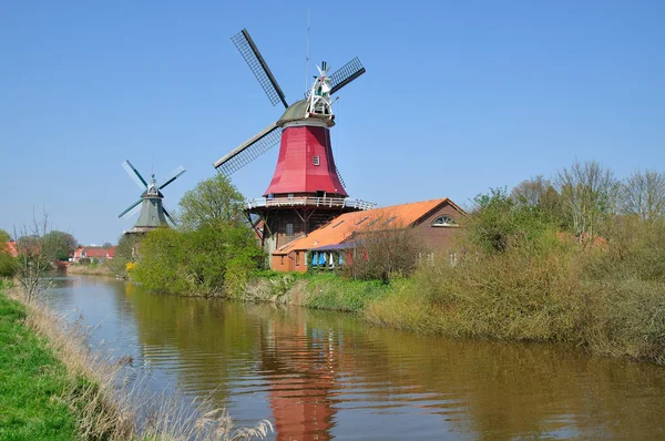 Moinhos de vento de Greetsiel, Frísia Oriental, Mar do Norte, Alemanha — Fotografia de Stock
