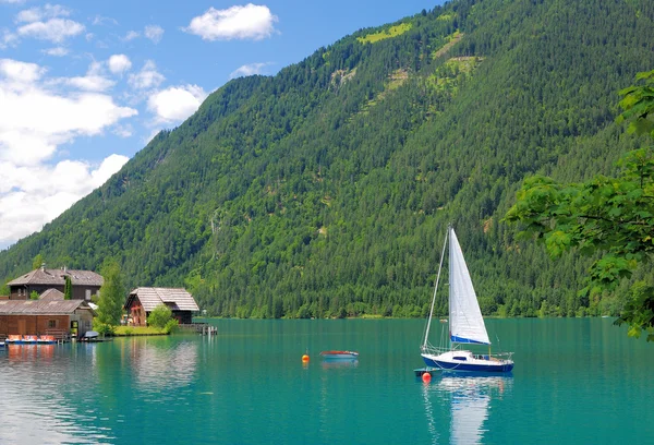 No Lago Weissensee, Caríntia, Áustria — Fotografia de Stock