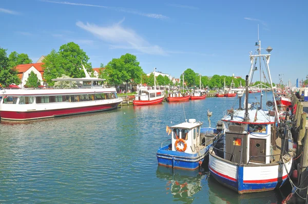 Am Alten Strom, mérföldkő a Warnemuende, Balti-tenger, Németország — Stock Fotó