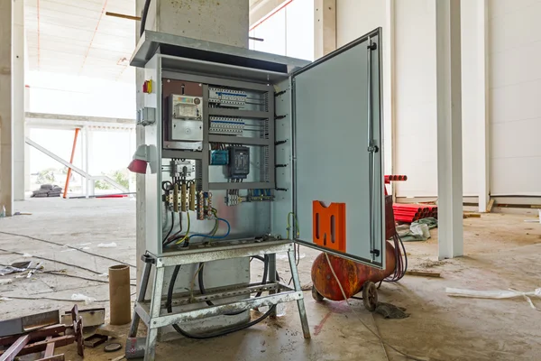 Elektrik Dağıtım kutusu teller ve devre kesiciler. Fu