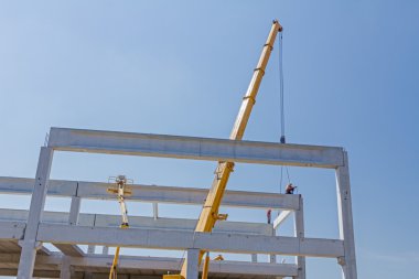 Derleme beton kiriş akrobatik yolu. Truss b yerleştirme