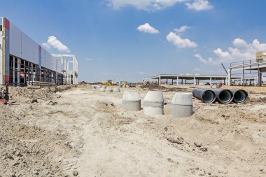 Beton drenaj bacaları toplandı ve tanıklarımız dizilmiş