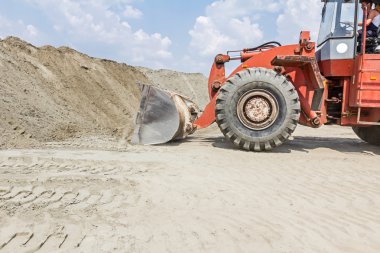 Buldozer, ön yükleyici görünümü