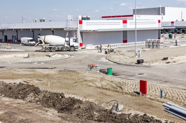 Beton Mikser inşaat sitesi üzerinden geçen